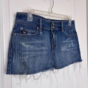Vintage Abercrombie Y2K Denim Mini Skirt Low Rise Distressed Hem 2000s Size 4